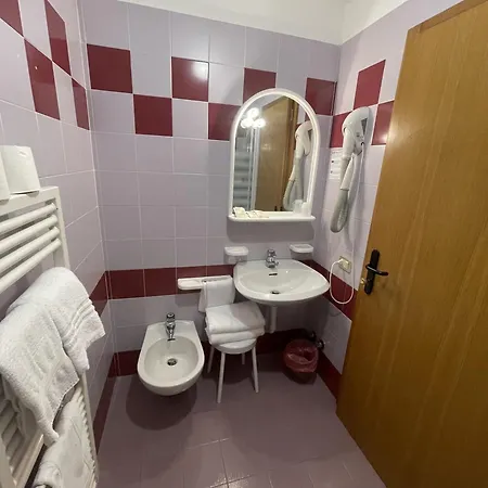 Hotel Bel Sit Comano Terme Exterior photo