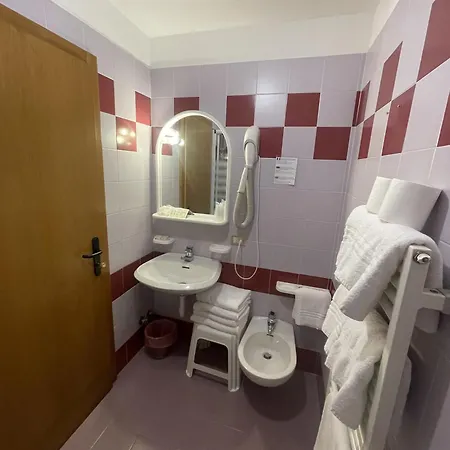 Hotel Bel Sit Comano Terme Exterior photo