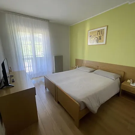 Hotel Bel Sit Comano Terme Exterior photo