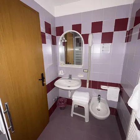 Hotel Bel Sit Comano Terme Exterior photo
